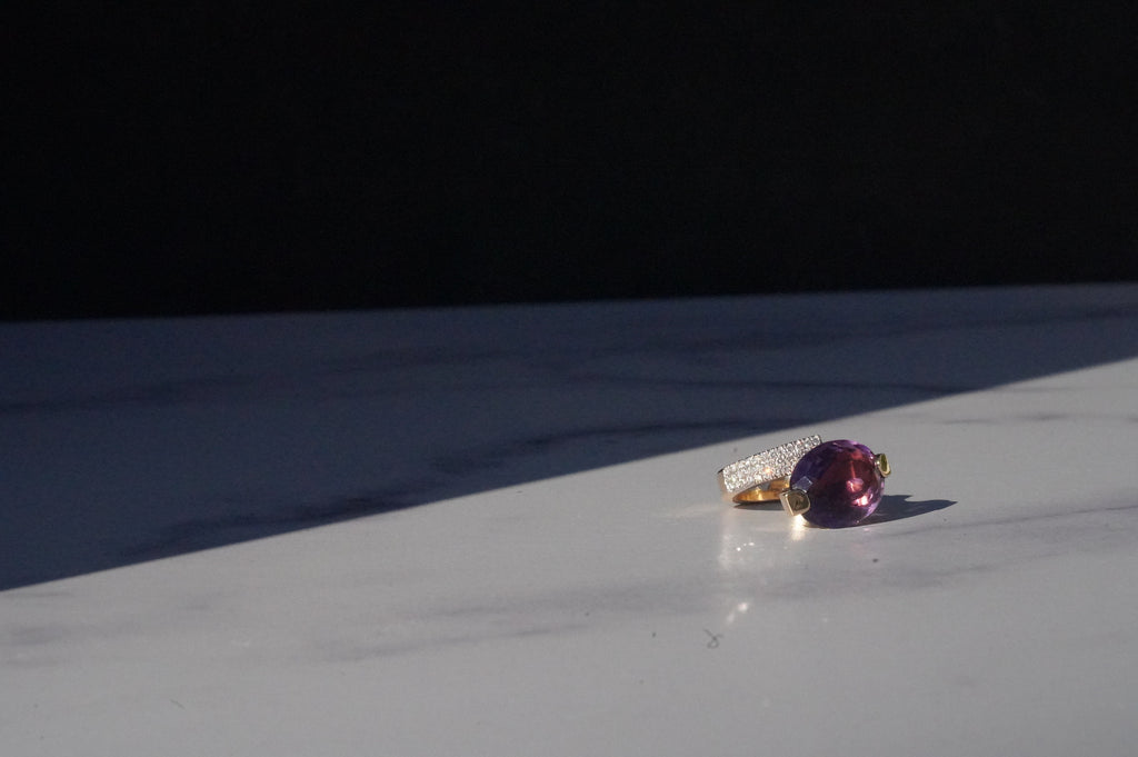 Amathyst and diamond 18k ring 8'