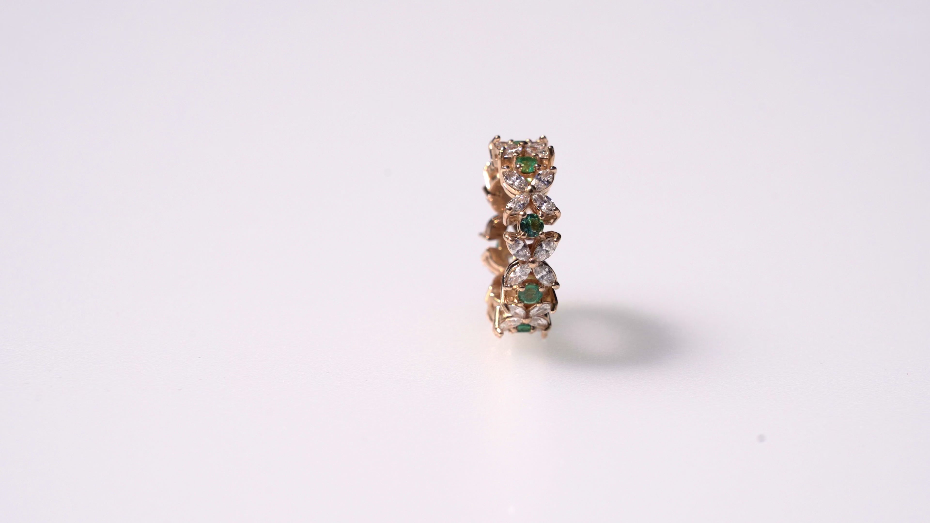 Esmerald and Diamonds band 18k 8'